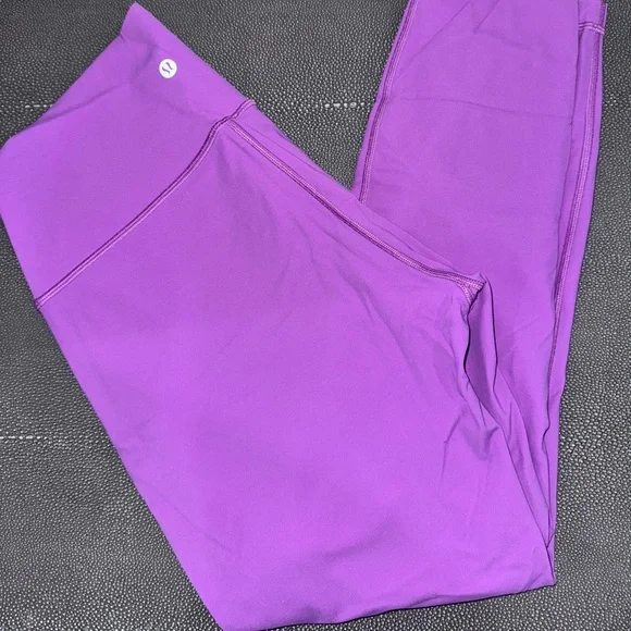 Lululemon MATCHING SET Bubblegum Pink Halter Bra and Leggings Sz 8 - Picture 7 of 9